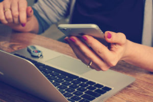 medium par telephone serieux