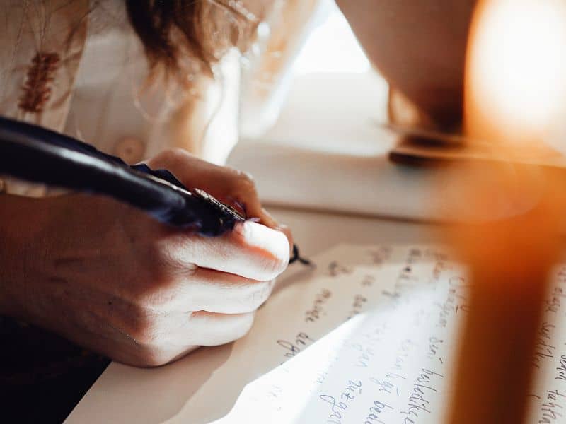 Exemple d'une réponse de voyance par mail structurée et de confiance