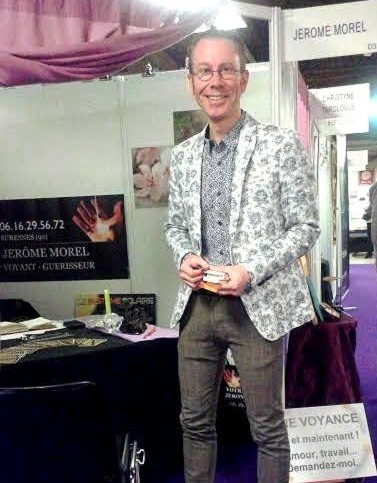 Photo de Jérôme Morel au salon Parapsy Paris, plus grand salon des arts divinatoires de France, en 2018.